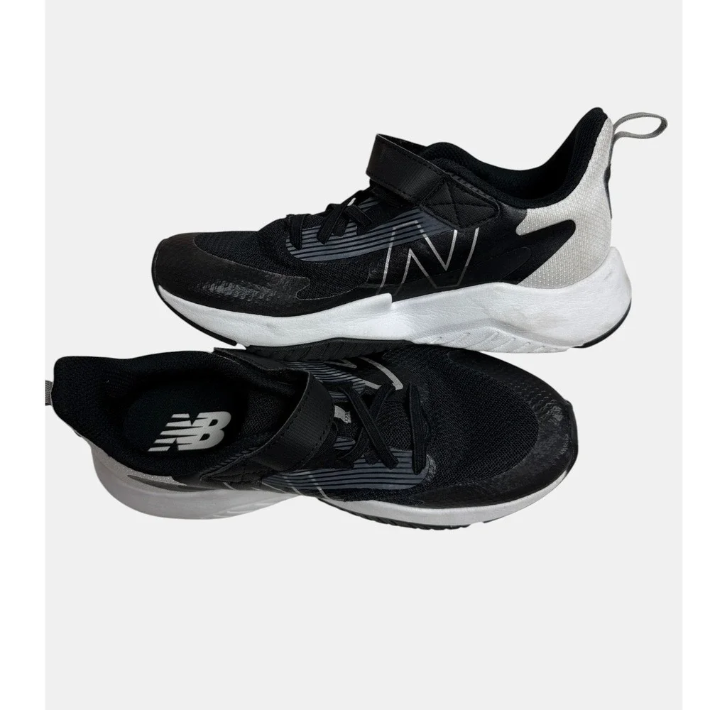 New Balance Rave Run v2 Sneakers BIG KIDS 5.5 Black Gray Athletic Running Shoes